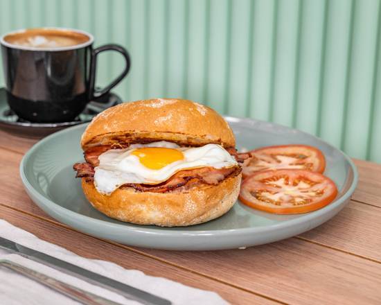 Bacon & Egg Roll